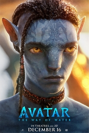 Постер киносериала "Avatar: Путь воды" - Ло'ак в крупном плане.